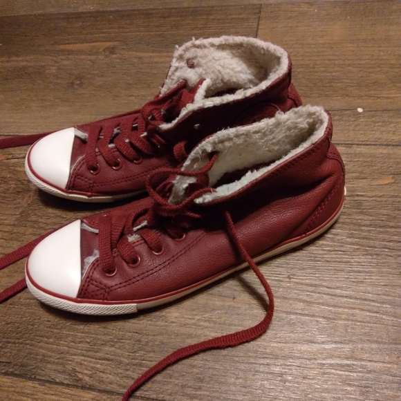 Converse All-Star Mens sz 6 Maroon Leather  Faux Fur Lined Shoes Chuck Taylor - Picture 1 of 6